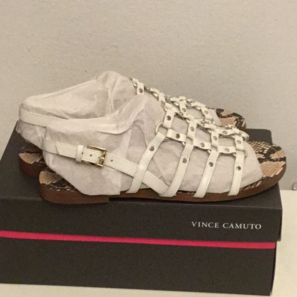 - Vince CAMUTO Richintie studded sandals New - Picture 2 of 5